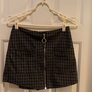❤️Elegant Black Checkered Mini Skirt with Front Zipper